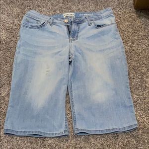 Knee length jeans